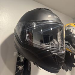 LS2 Helmet S