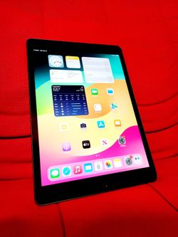 Apple iPad 6th Generation A1893 32 GB, Wi-Fi, 9.7"  Space Gray