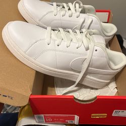 Women’s Nike Court Royale 2