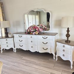 Dresser set