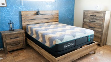 🔥TAKING OFFERS--MUST GO🔥Complete Ashley Furniture Bedroom Set + Tempur-Pedic Adjustable System