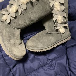 Uggs Gray 8 $75