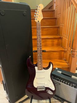 Fender MIM Stratocaster (Mint) w/ Hardshell Case, Fender Amp