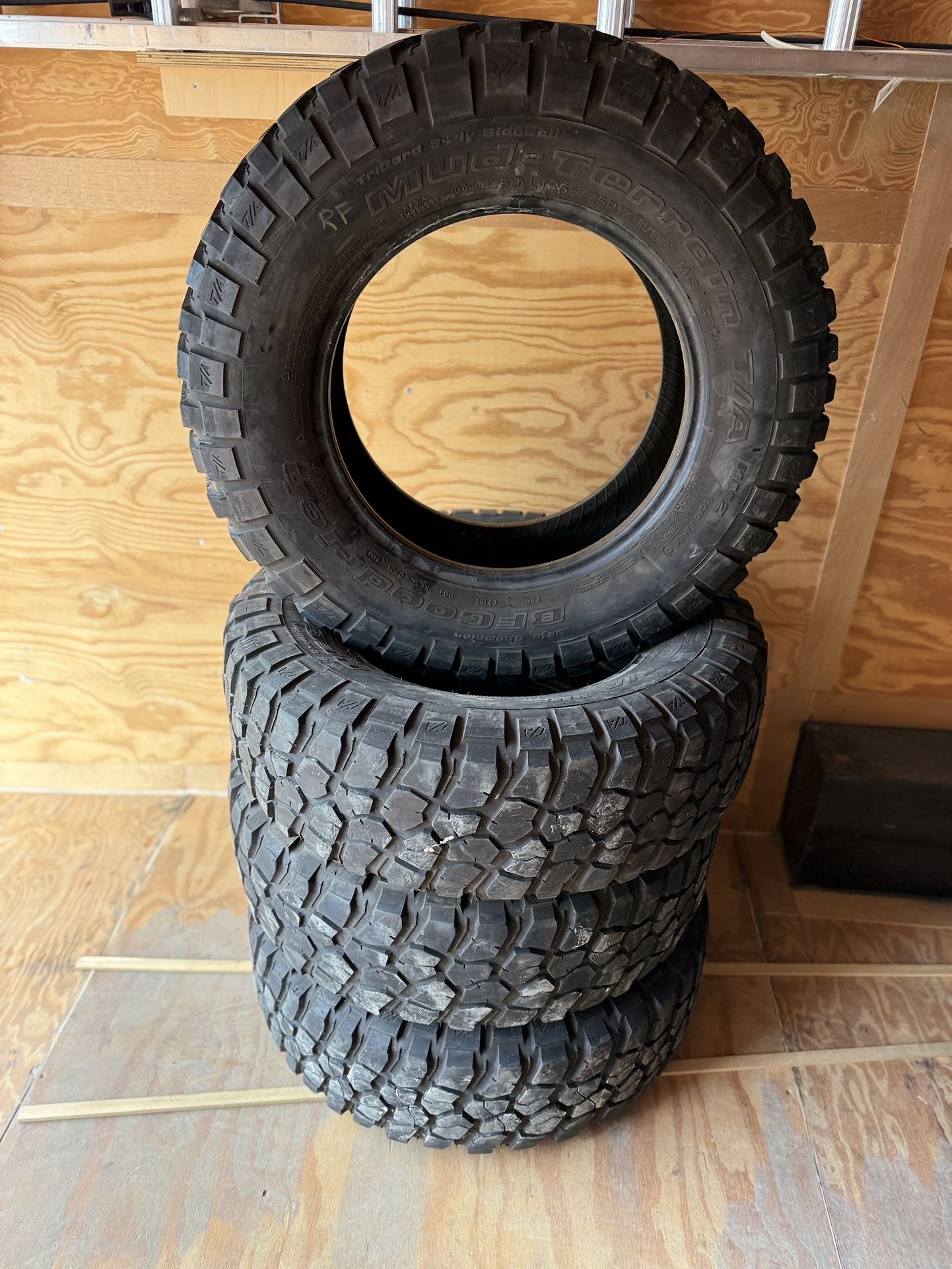 Set of tires 