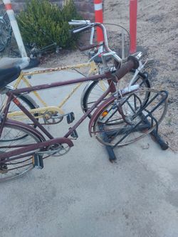 Vintage schwinn bikes, one is a suburban and one is a speedster, I also have 4 other wheels to go with it, I will be cleaning these bikes up.