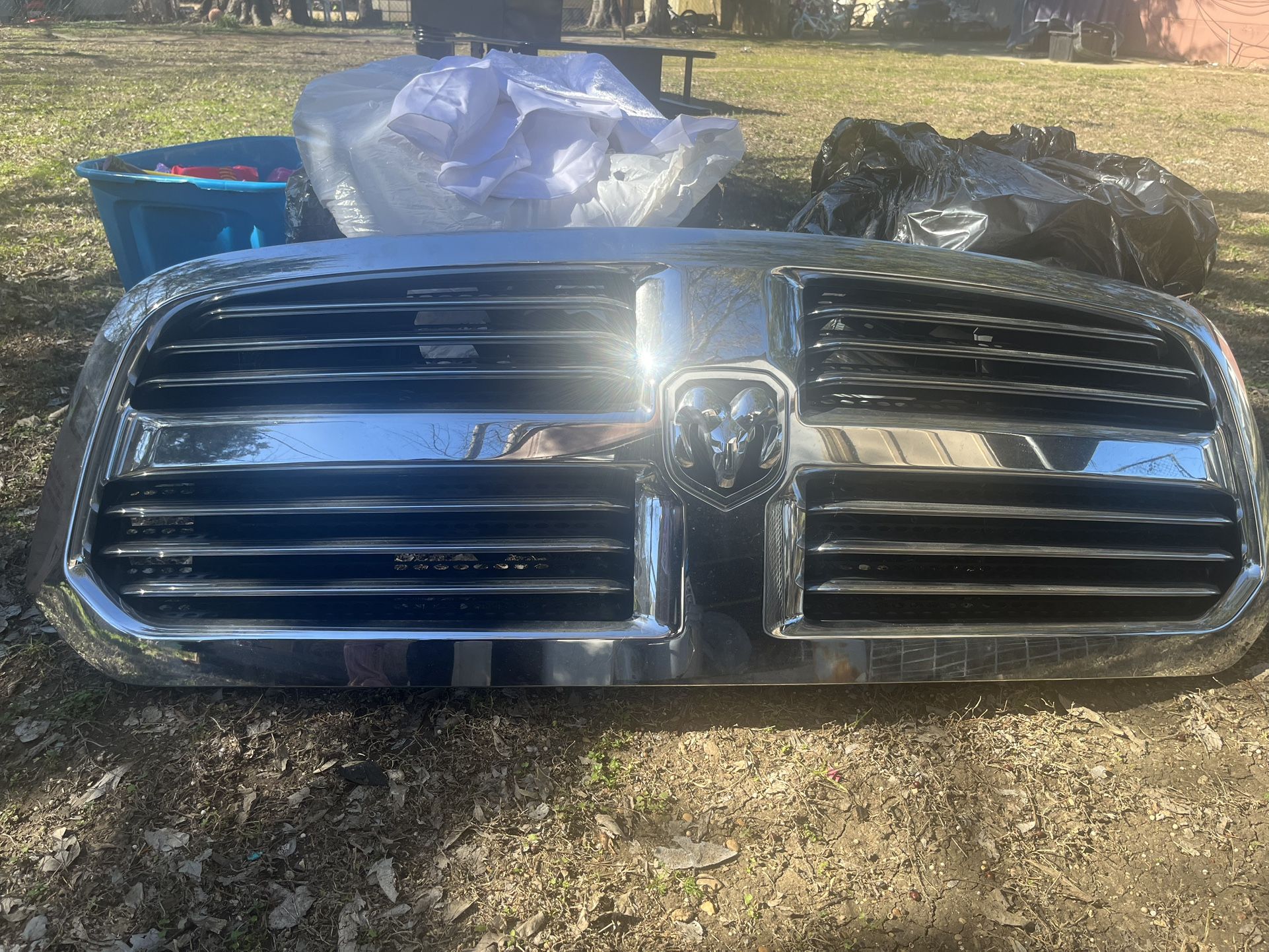 Dodge Ram Grill/ Parrilla