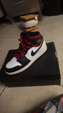 Air Jordan 1 Mid sneakers