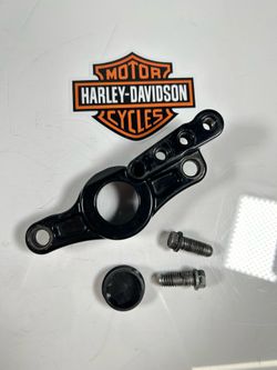 2018 Harley Davidson Touring Right SWINGARM MOUNT BRACKET OEM 16400005. FREE SHIPPING. SM9KNT0416