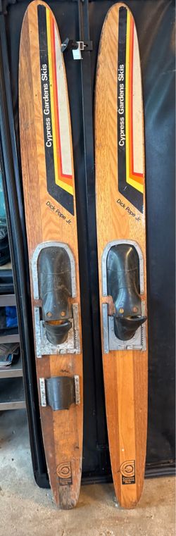 Water Skis Vintage / Lake Decor