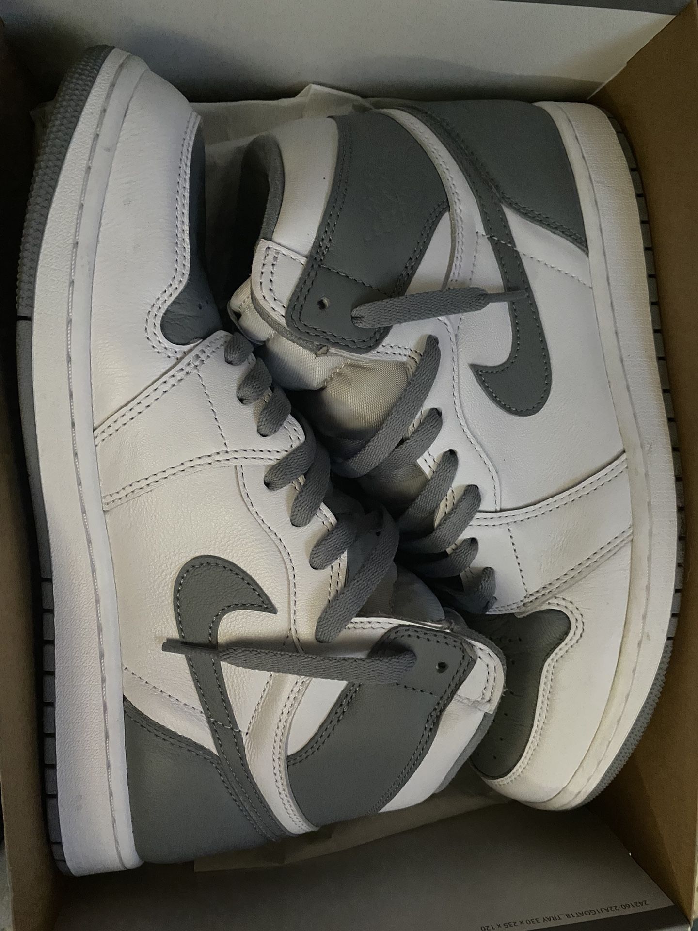 Men Jordan 1 Stealth size 11