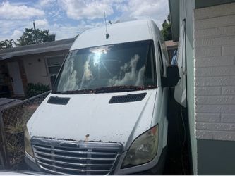Freightline 2500 sprinter cargo van