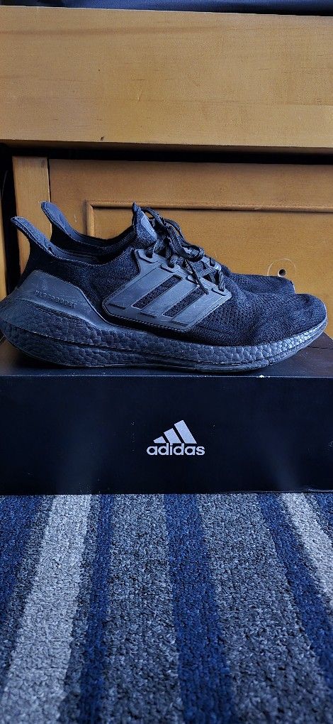 Adidas Ultraboost 21 Core Black sneakers