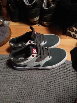 Boys Size 5 1/2 