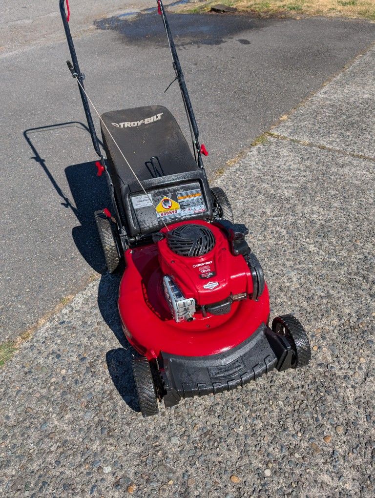 Troy-Bilt TB110 High Wheel Lawnmower With Bagger Lawn Mower