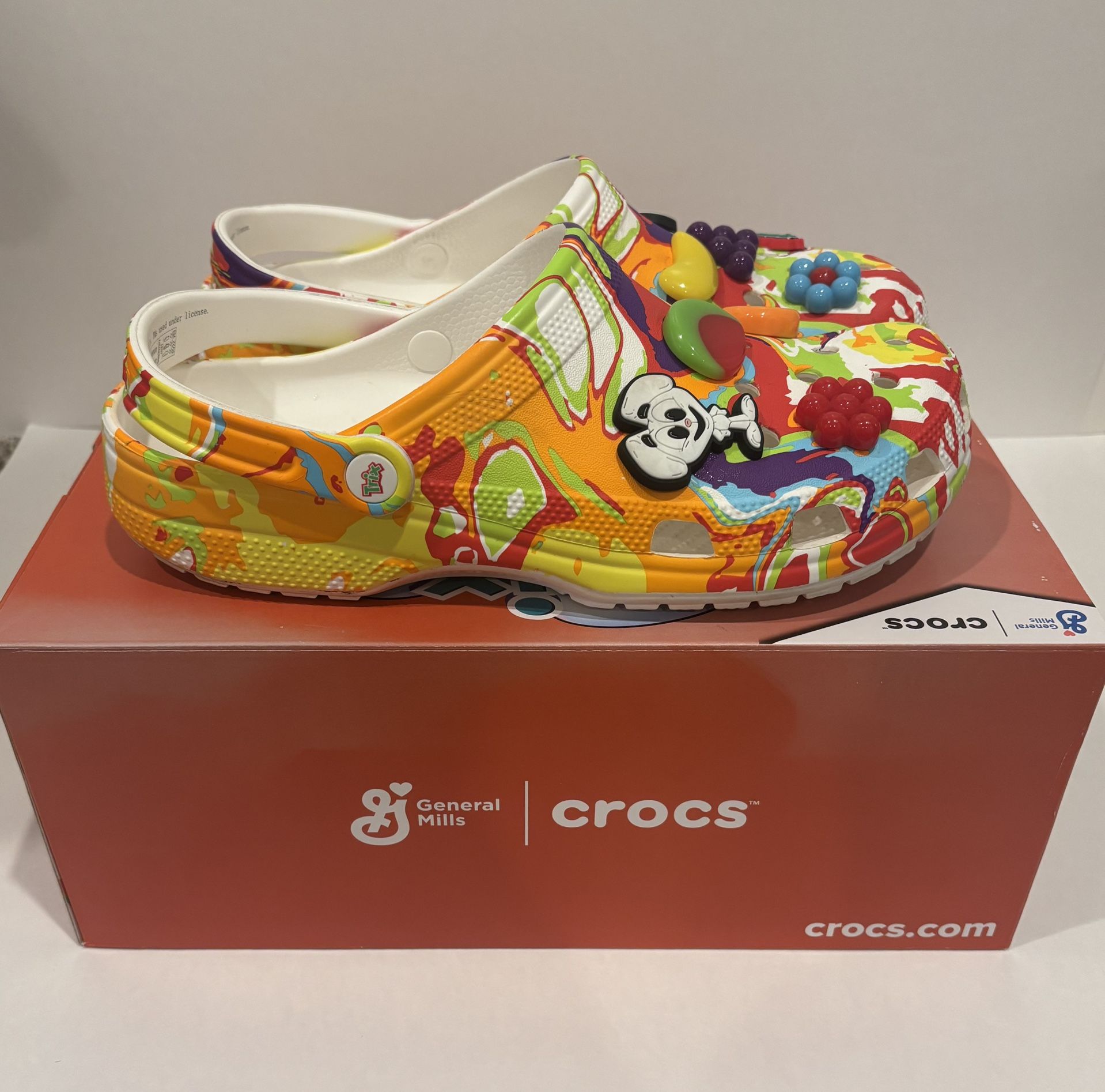 Trix Crocs Size 11