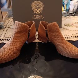 Vince Camuto, Tan Suede Sz 6.5
