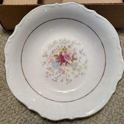 Bristol Fine China “Bouquet” – Full 1969 Vintage Set (Unused + Complete)