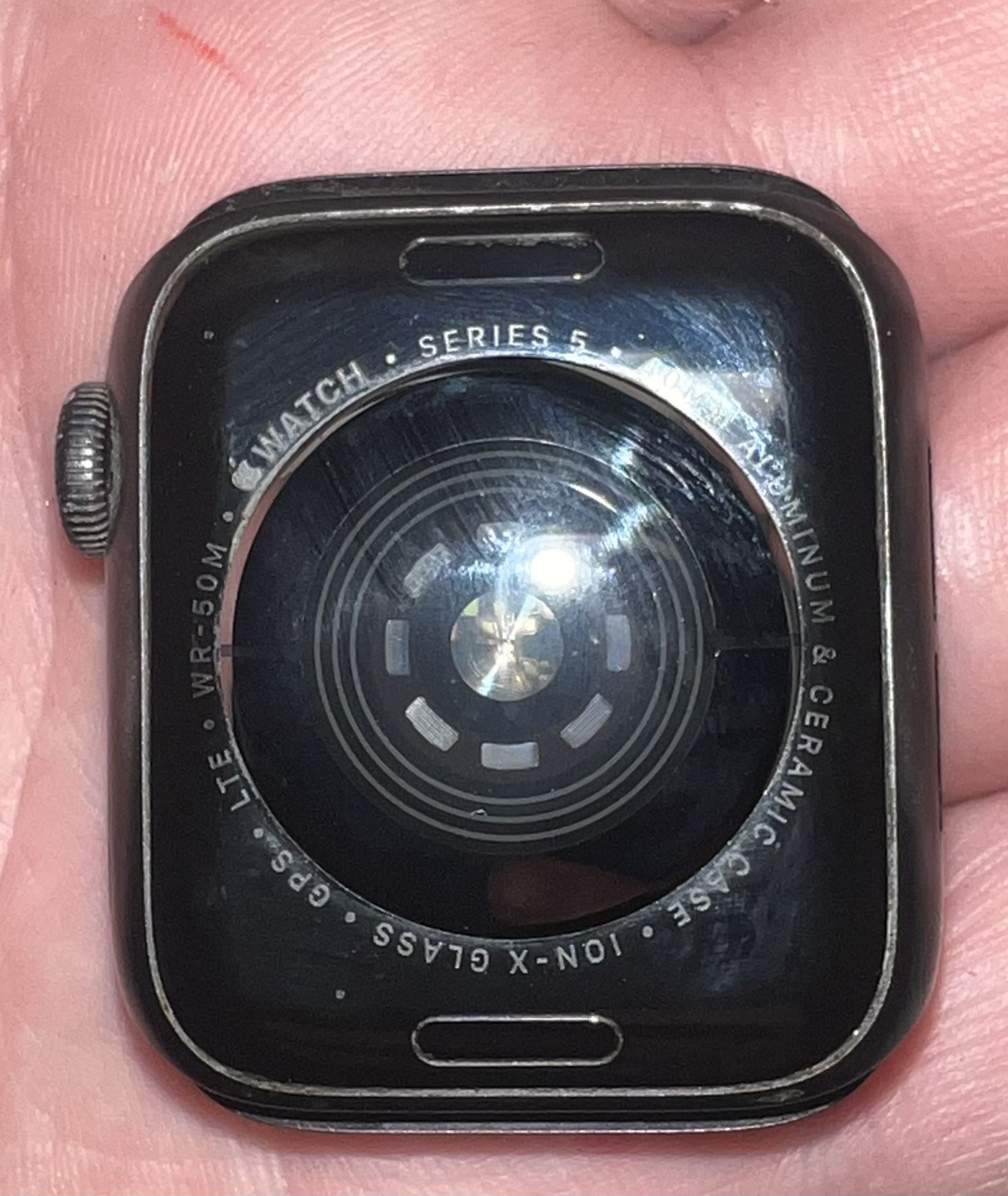 Apple Watch Series 5 (GPS + Cellular) Aluminum