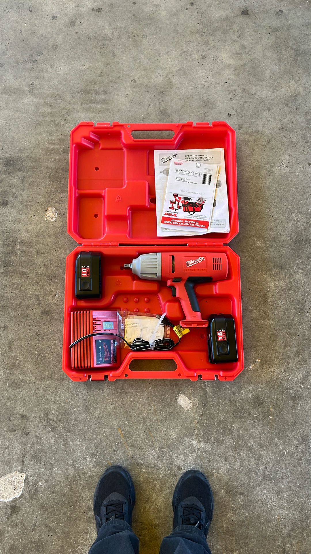 Milwaukee Heavy Duty Wrench Impact 1/2" 18V Tool Kit