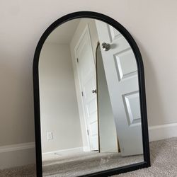 Black Arched Mirror 