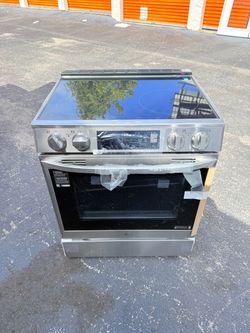Lg 30-in Glass Top 5 burners 6.3-cu ft Air Fry Convection Oven Freestanding Electric Range ( Stainless Steel )