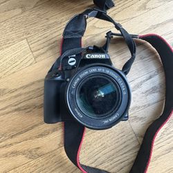 Canon DSLR 1000D Camera