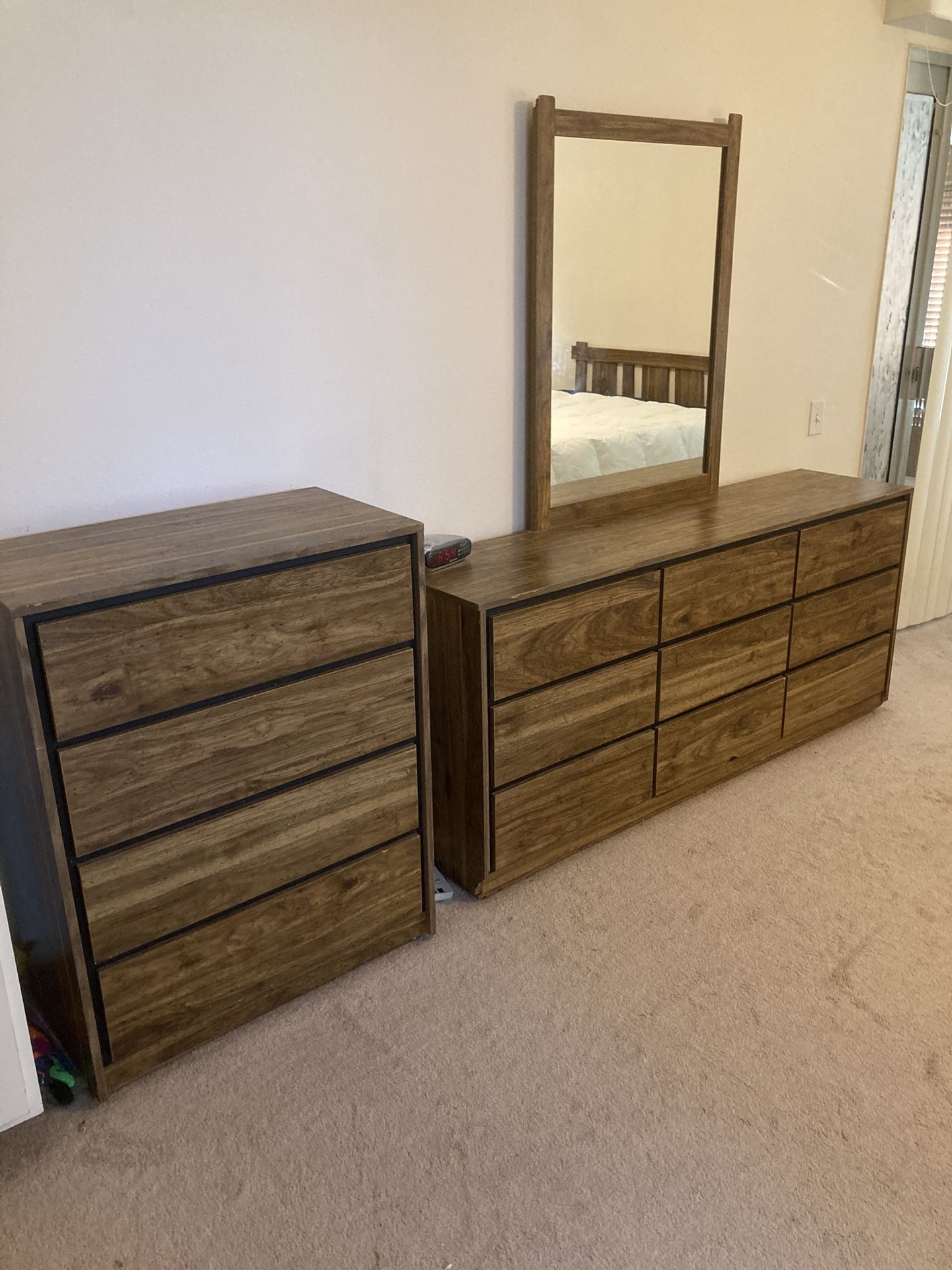 6 Piece Bedroom Set 15 Drawers!