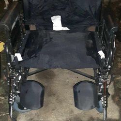 Brand New Medline Shuttle Extra-Wide Wheelchairs - Shuttle Extra-Wide Bariatric Wheelchair with Removable Desk Length Arms and Elevating Legrests, 28"