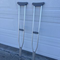 Guardian Adjustable Set Of Crutches 