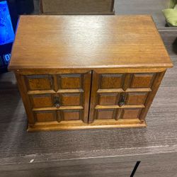 Chest/jewelry placer 