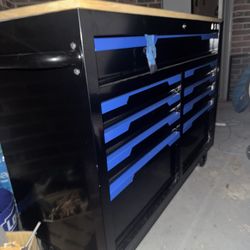 46” Lowe’s Tool Box (New)