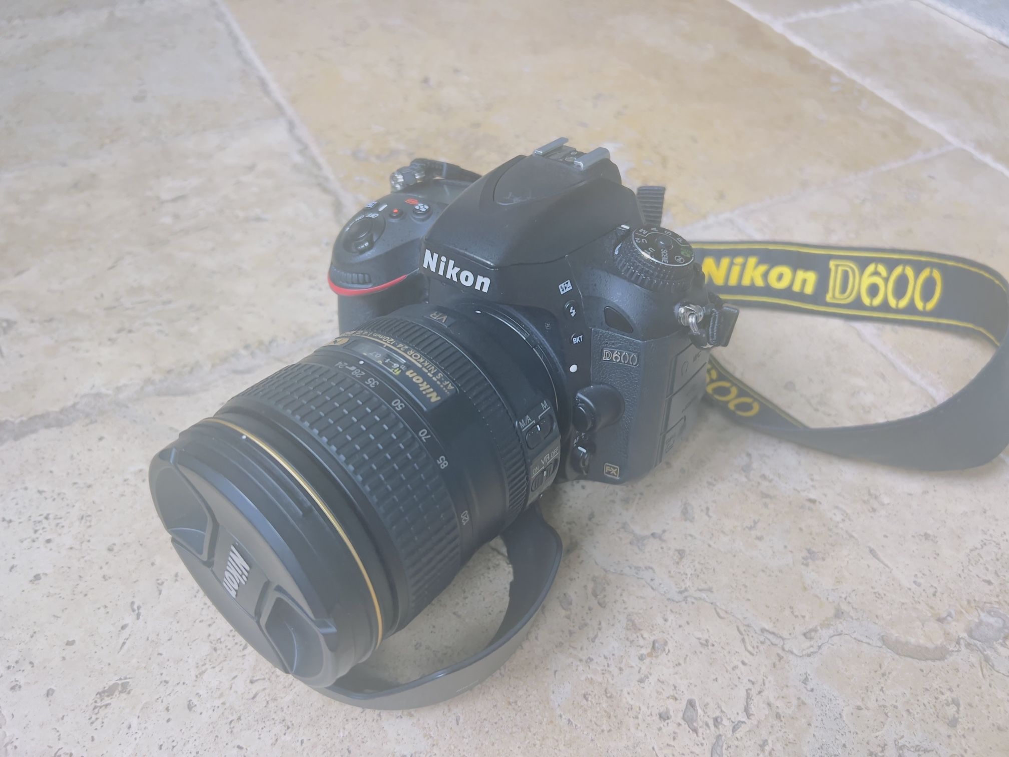 Nikon D600 FX NIKKOR 24-120mm f/4G ED