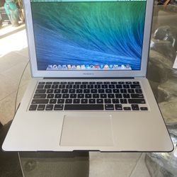 MacBook Air Laptop 