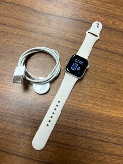 Apple Watch SE 3rd Gen 40mm GPS Starlight