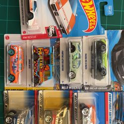 Hot Wheels Lot Includes 1 Treasure Hunt