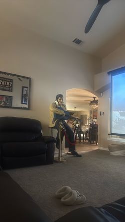 Elvis Presley Statue Collectable item
