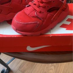Nike Huarache Size 9c