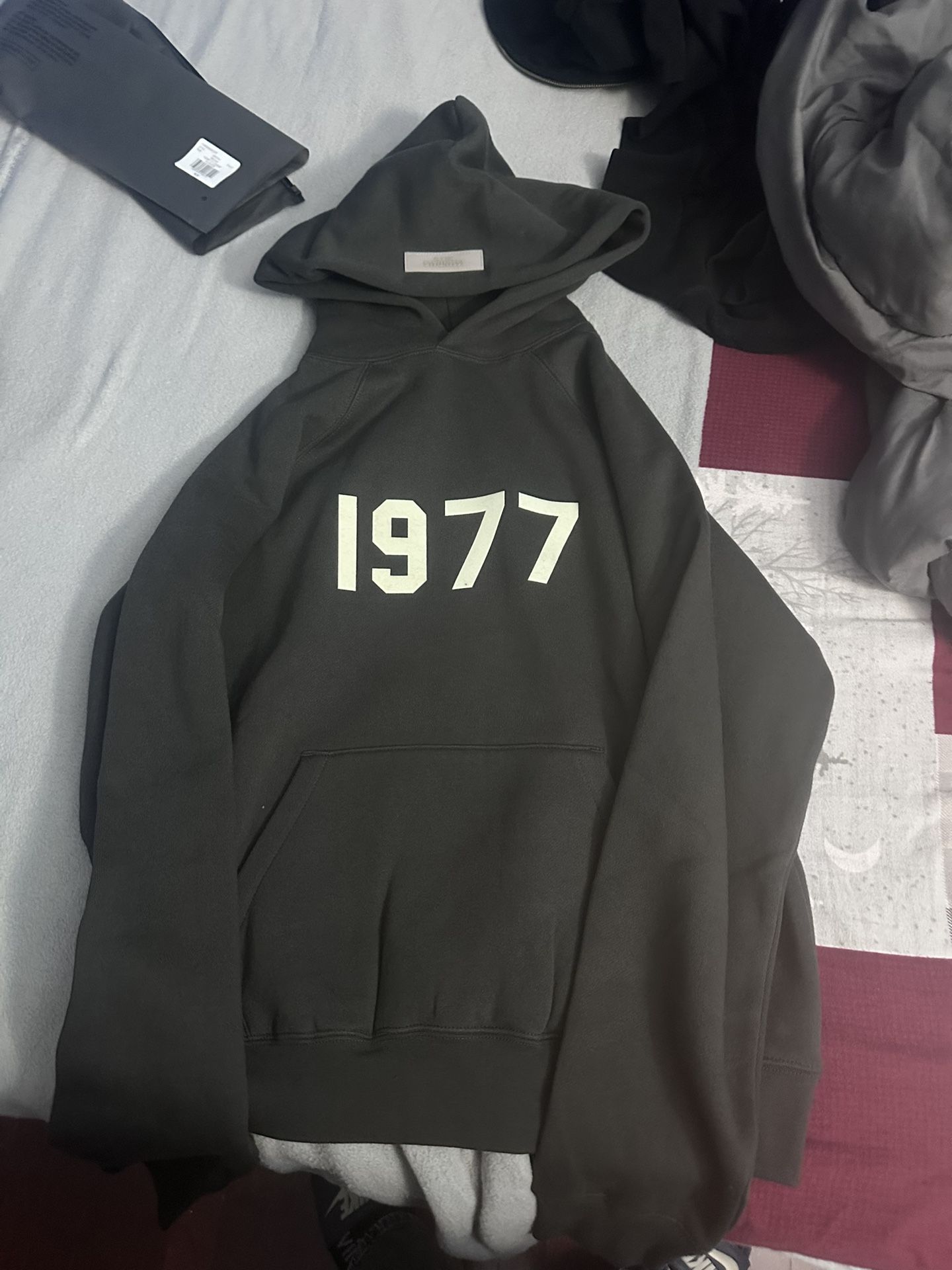 Essentials 1977 Hoodie Iron XS