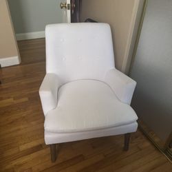 FREE   White Living Room Chairs 