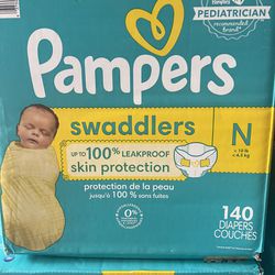 Newborn Pampers Swaddlers 140 Diapers 
