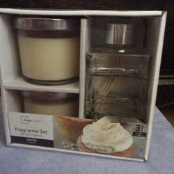 Vanilla Fragrance Set Of 3  One Diffuser Two Candles In Gift Box New