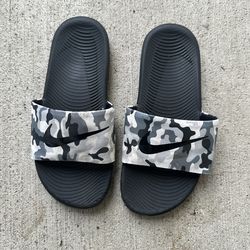 Nike Boy's Kawa Black/Grey Camo Slide Sandals Size 3Y