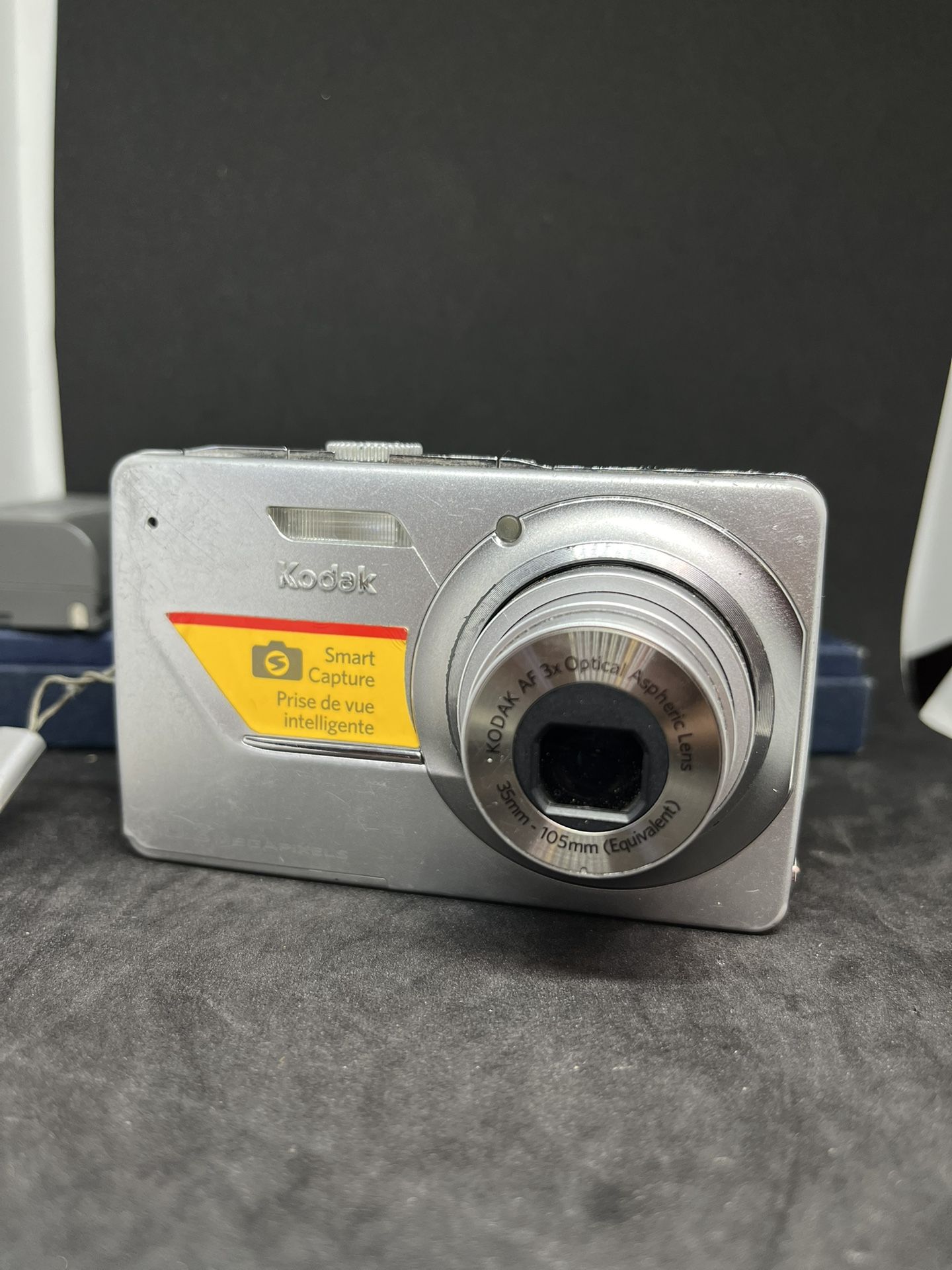Kodak EasyShare M340 10.2 Mega Pixels 3x Optical Zoom Compact 