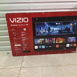 Hd380 70” Vizio smart 4k led Uhd tv floor model