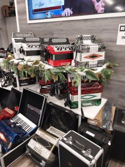 Acordiones Comenzando Desde $500