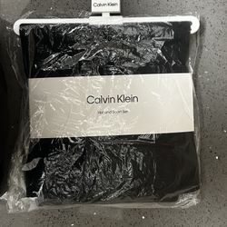 Calvin Klein 2 Pack Beanie / Scarf Set