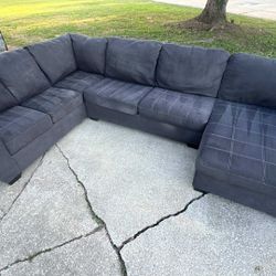Sectional Couch (FREE DELIVERY‼️)