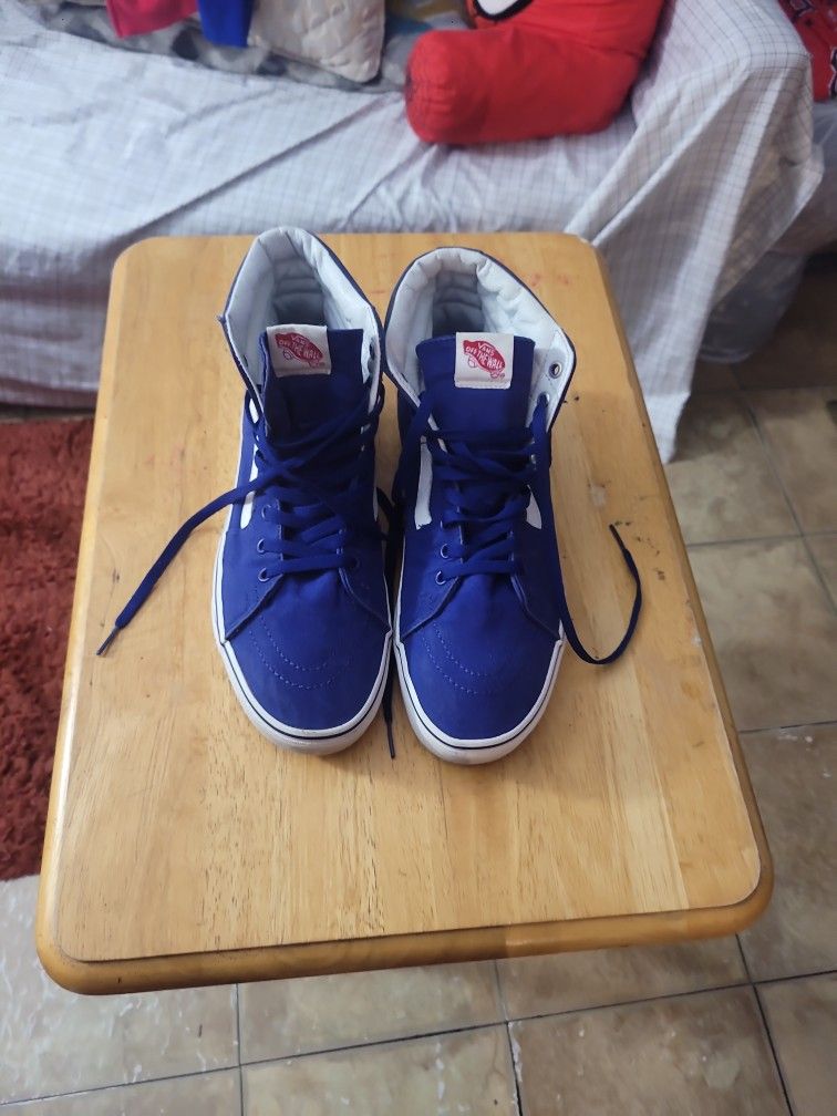Vans Con Logo De Dodgers.  10.0 $75.00 Omo.  En Muy Buenas Condiciones