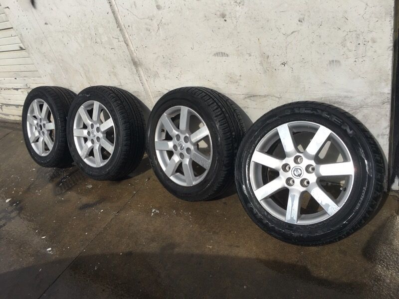 Nissan Maxima wheels