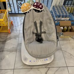 4 Moms MamaRoo Multi-Motion Baby Swing 
